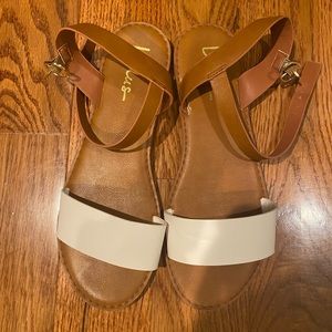 Lulus Hearts and Hashtags Sandals Size 8
